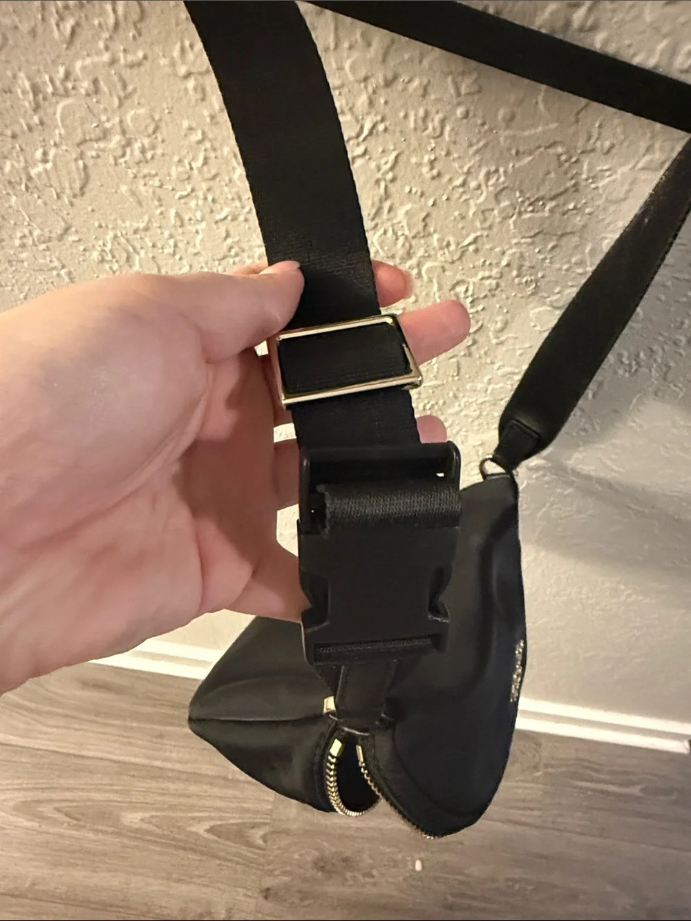 kate spade black leather crossbody belt bag with gold zipper